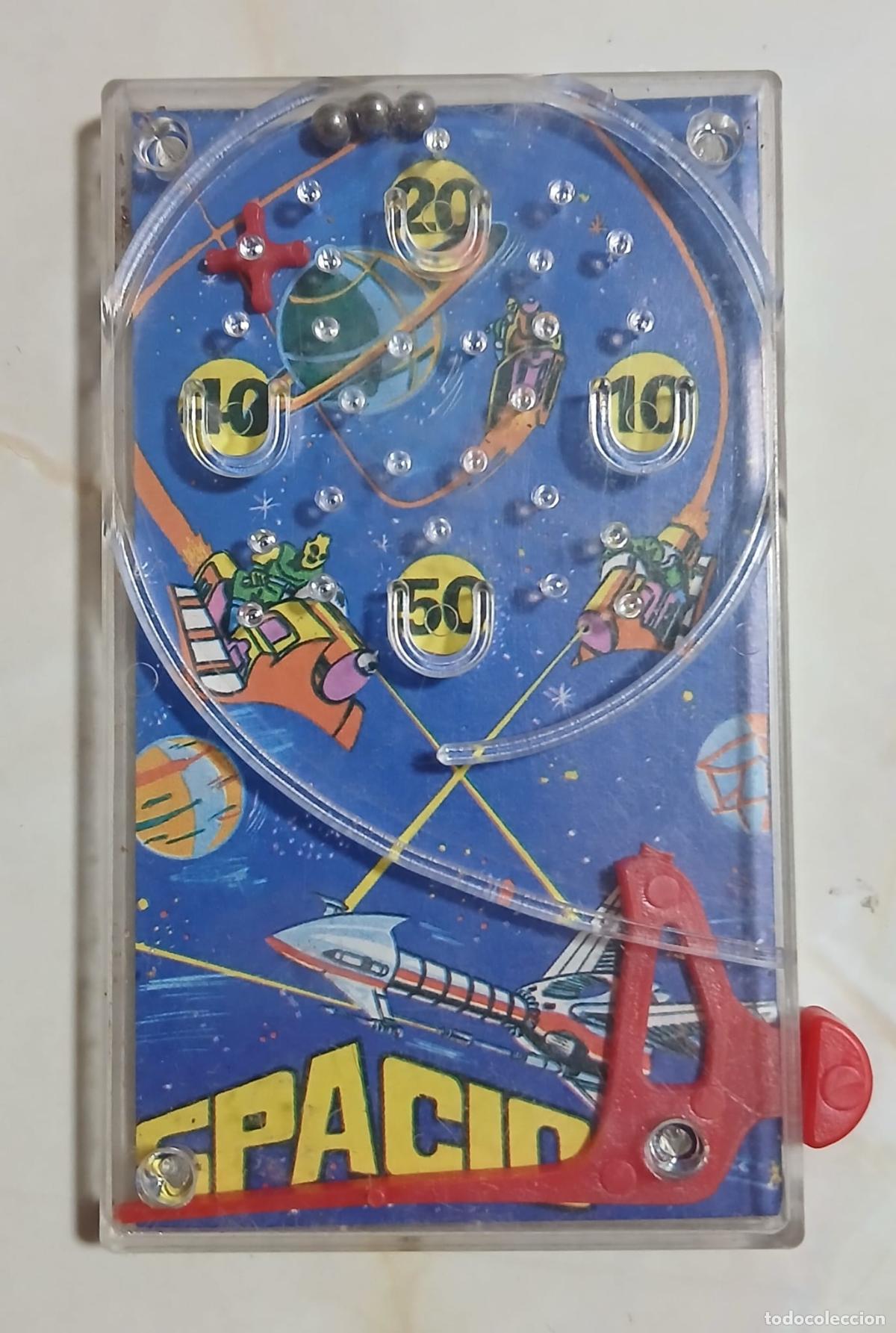 Juguetes antiguos y juegos de colecci&oacute;n: Mini juego PIMBALL - 6 x 10 cm. El de la foto.