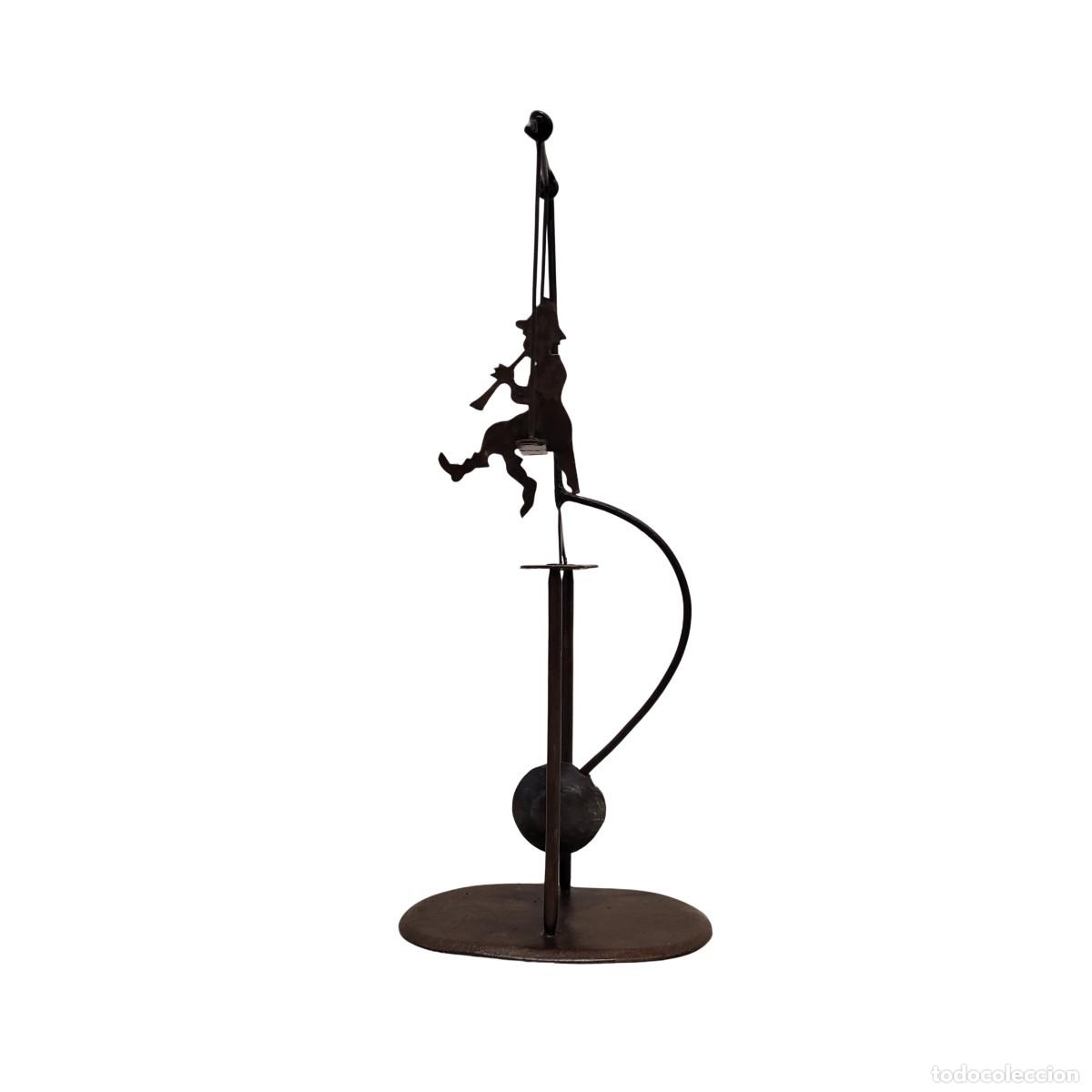 Juguetes antiguos y juegos de colecci&oacute;n: Juguete de equilibrio / Tentetieso &rdquo;Flautista en columpio&rdquo;, Hierro y chapa recortada, primer cuarto