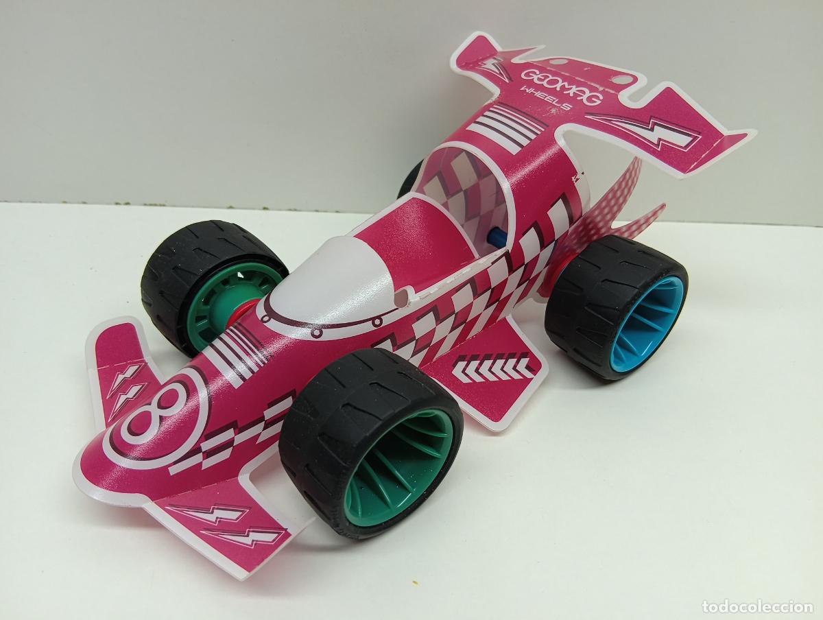 Juguetes antiguos y juegos de colecci&oacute;n: Coche de carreras magn&eacute;tico de la marca Geomag, l&iacute;nea Wheels (modelo Nitro)