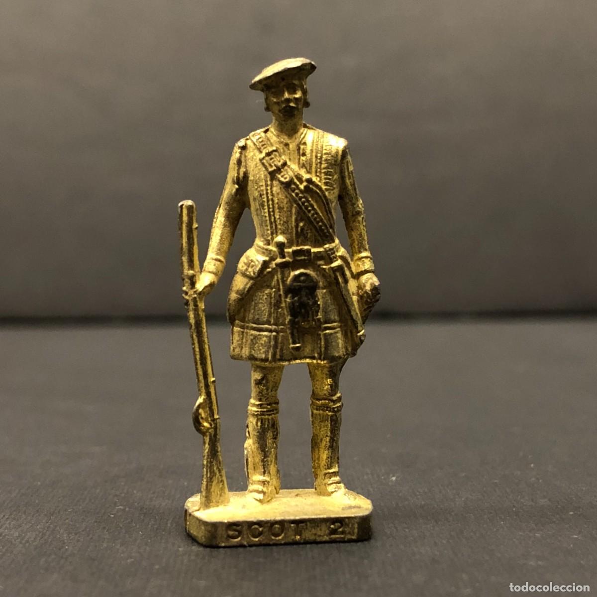 Juguetes antiguos y juegos de colecci&oacute;n: FIGURA METALICA DE SOLDADO ESCOCES - KINDER SORPRESA - 1993 - VINTAGE - 4 CM / 1524