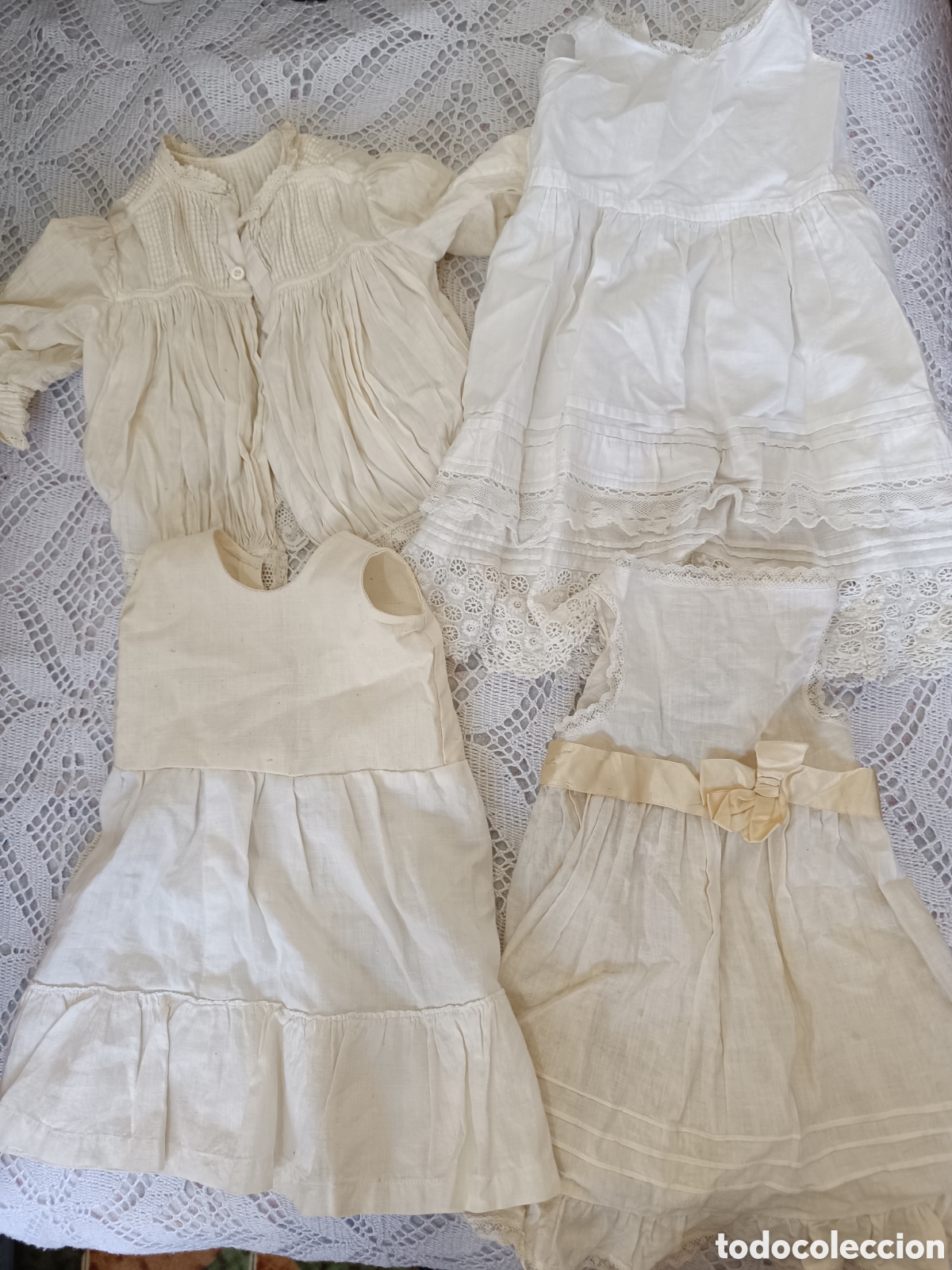 Juguetes antiguos y juegos de colecci&oacute;n: Lote ropa Antigua para mu&ntilde;eca entre 40 y 70 cms