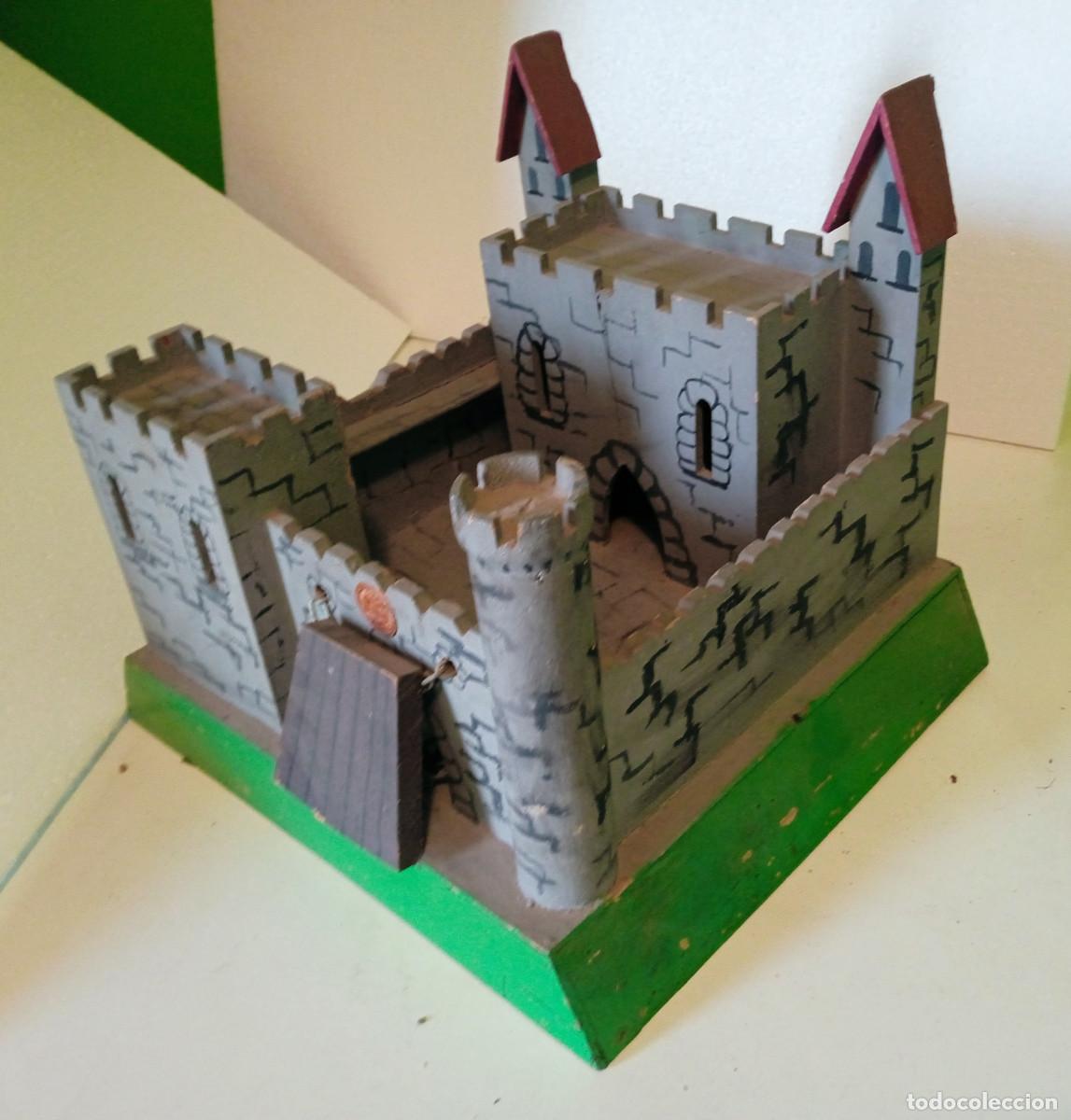 Juguetes antiguos y juegos de colecci&oacute;n: castillo de madera a&ntilde;os 50