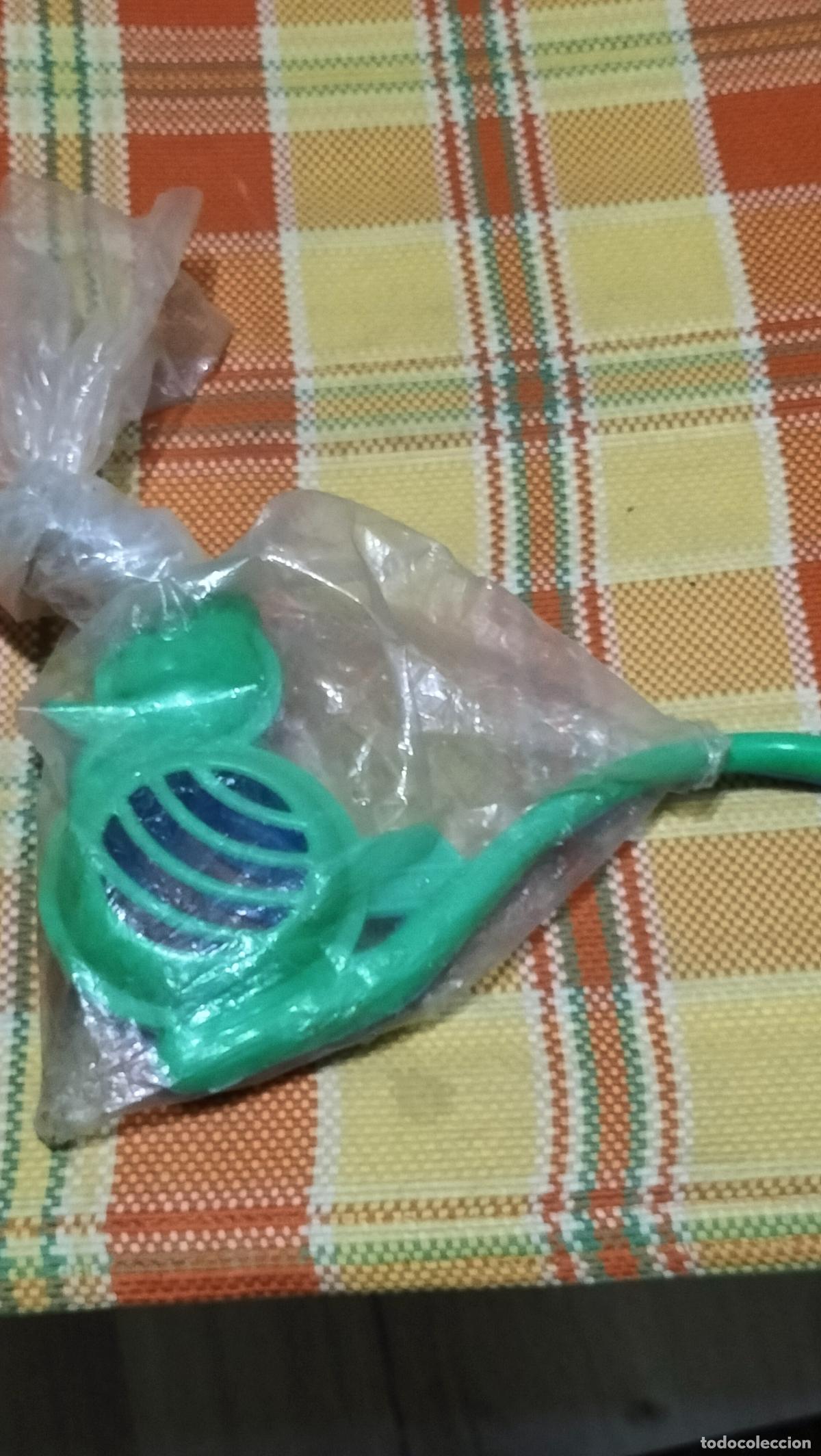 Juguetes antiguos y juegos de colecci&oacute;n: ANTIGUO SILBATO DE VENTA EN LOS KIOSKOS