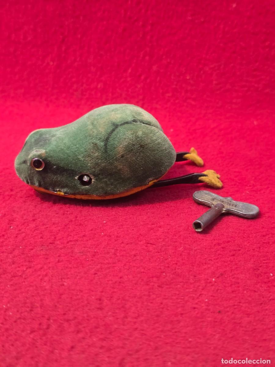 Juguetes antiguos y juegos de colecci&oacute;n: ANTIGUO JUGUETE MECANICO SHUCO FUNCIONA.