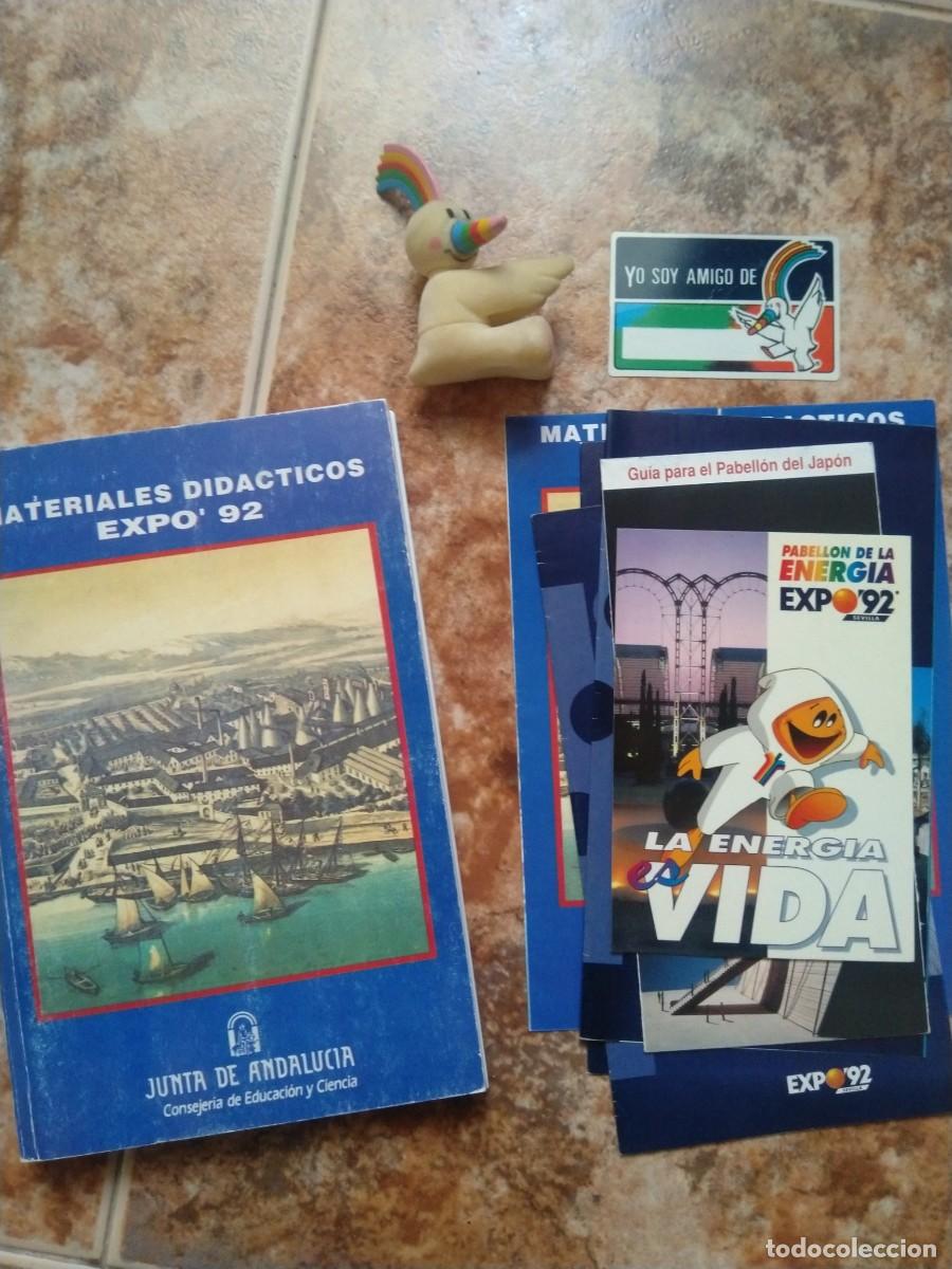 Juguetes antiguos y juegos de colecci&oacute;n: Mu&ntilde;eco pinza Curro y gu&iacute;a Expo 92