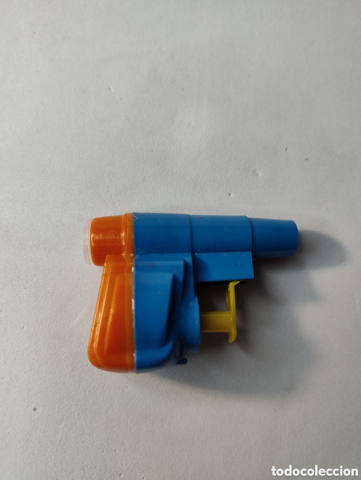 Juguetes antiguos y juegos de colecci&oacute;n: M69 Peque&ntilde;a pistola de agua a&ntilde;os 80 de kiosko. Ref 1