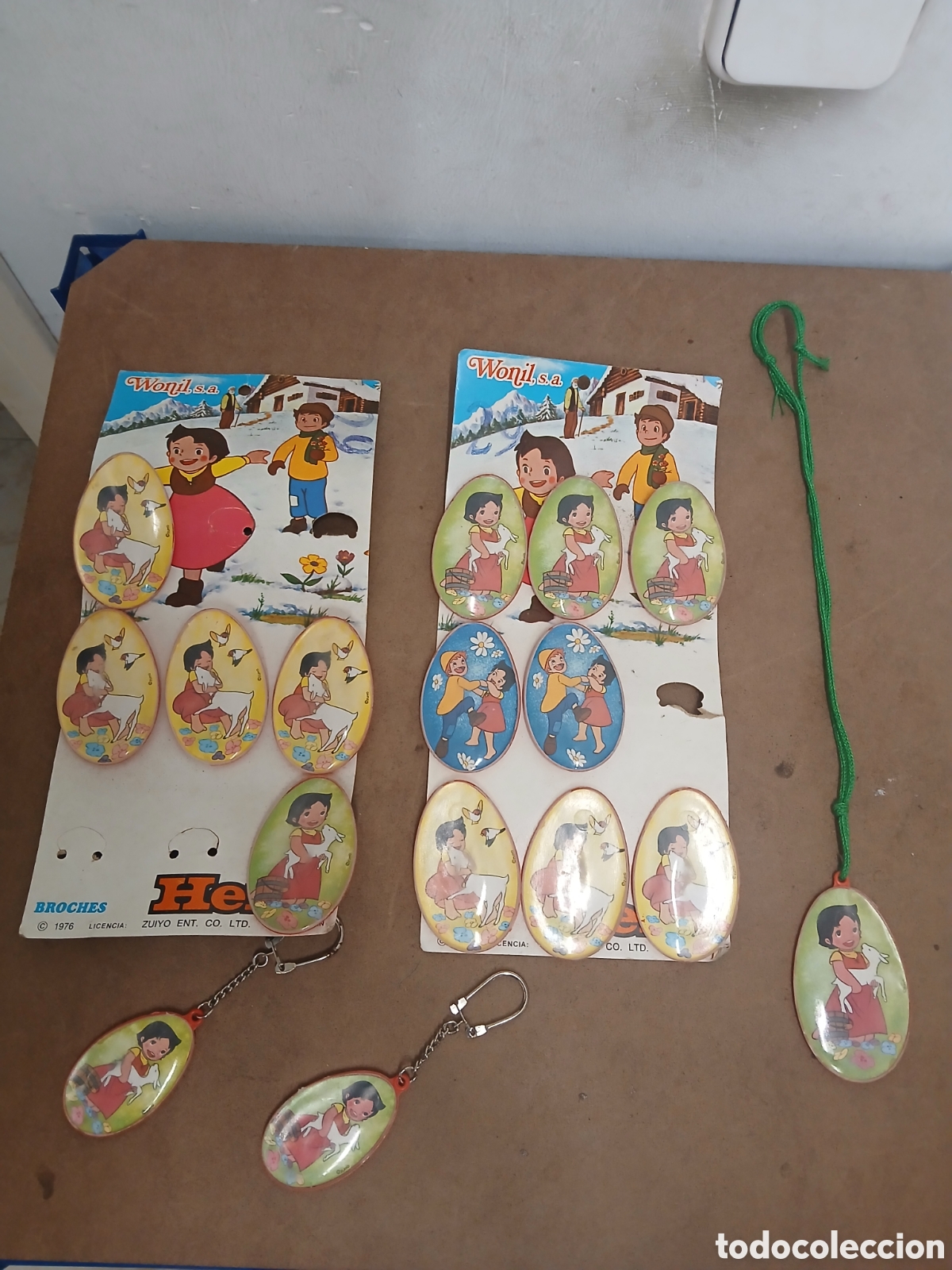 Juguetes antiguos y juegos de colecci&oacute;n: Panoplias broches heidi -zuiyo a&ntilde;o 1976 nuevo
