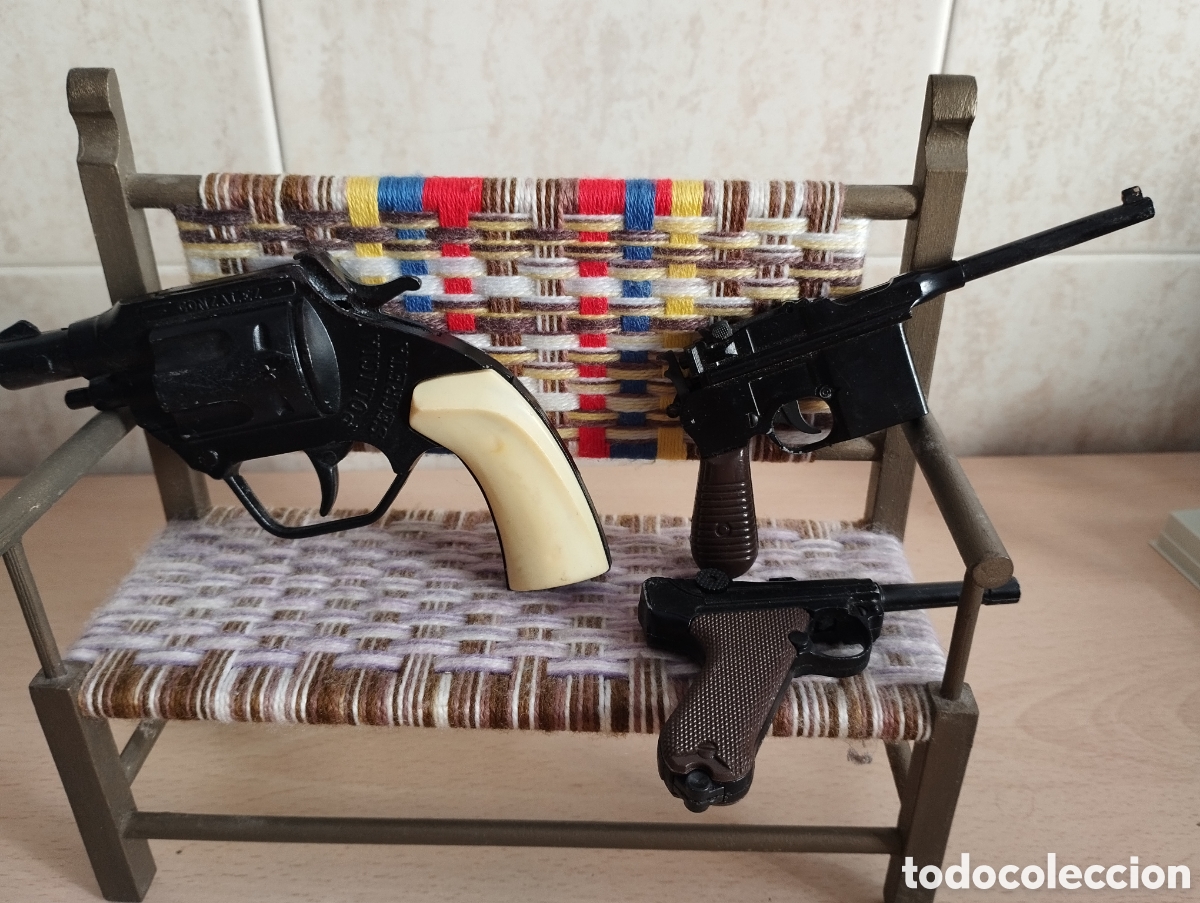 Juguetes antiguos y juegos de colecci&oacute;n: REVOLVER JUGUETE POLIC&Iacute;A SECRETA DE GONZ&Aacute;LEZ+DOS MINIATURAS