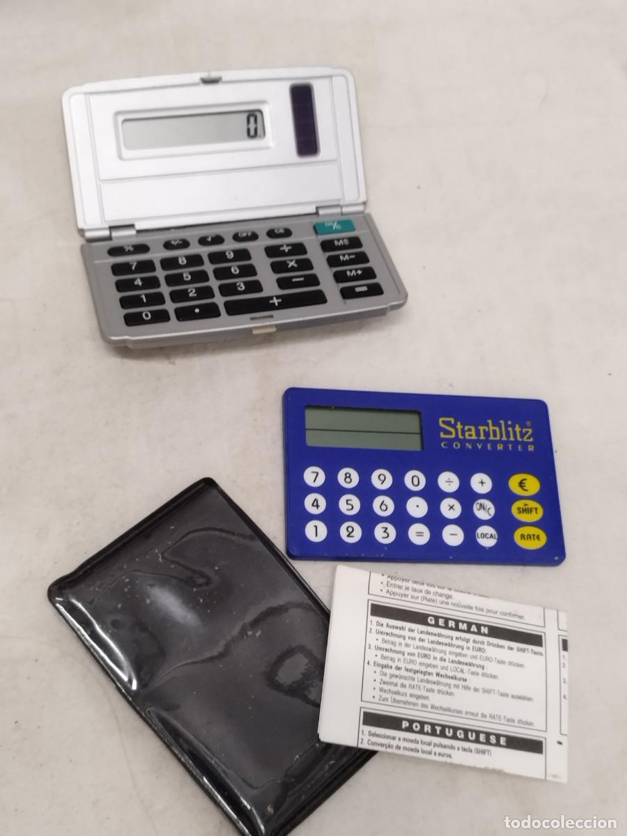 Juguetes antiguos y juegos de colecci&oacute;n: Dos peque&ntilde;as calculadoras de bolsillo. Una solar, Caixa Cat. funcionando otra a pilas sin probar.