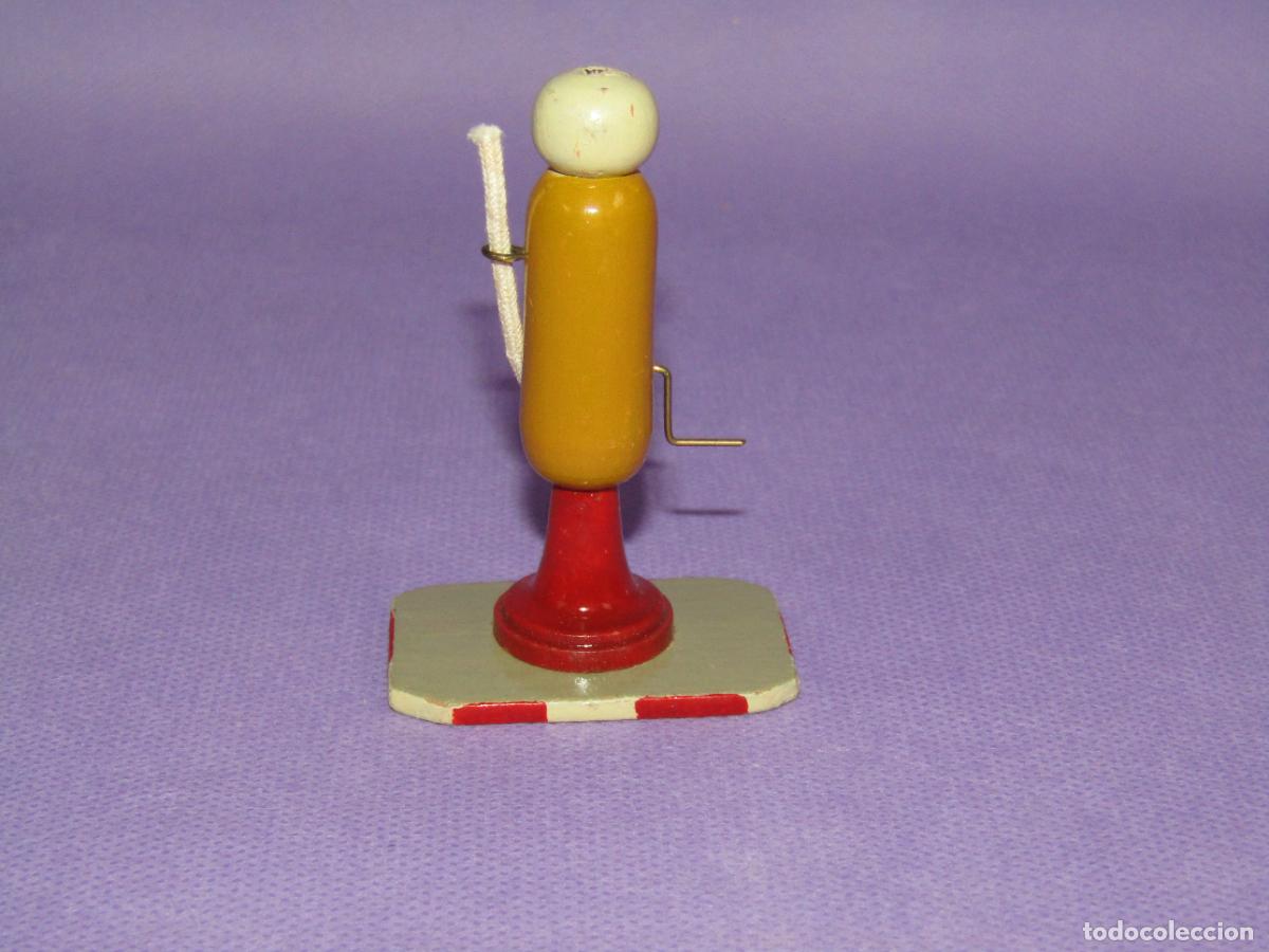 Juguetes antiguos y juegos de colecci&oacute;n: Antiguo Surtidor de Madera, Metal y Cord&oacute;n de CAFFAREL - A&ntilde;o 1940-50s.
