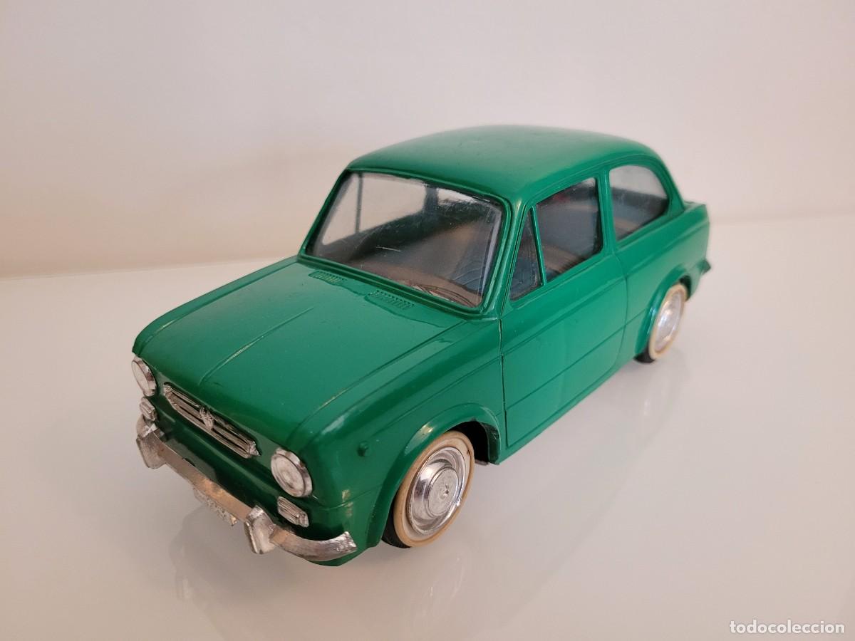 Juguetes antiguos Jyesa: ANTIGUO COCHE SEAT 850 A FRICCI&Oacute;N DE JUGUETES JYESA EN COLOR VERDE - A&Ntilde;OS 60 -