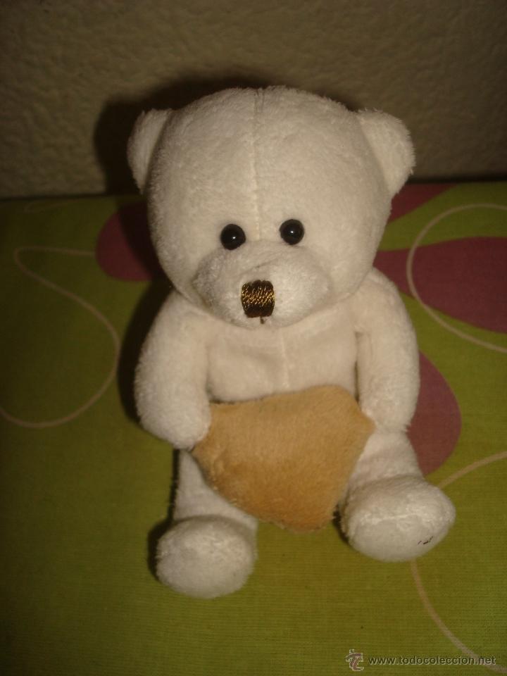 Juguetes antiguos: PELUCHE OSO CON CORAZON, 12 CMS - Foto 1