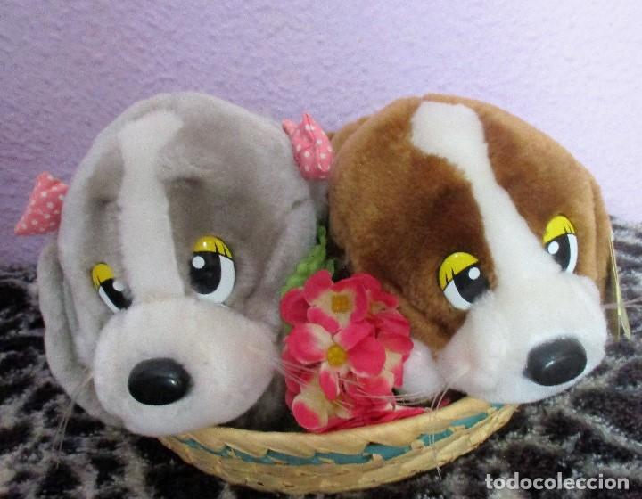 Juguetes antiguos: pareja sad sam en cesta - Foto 1
