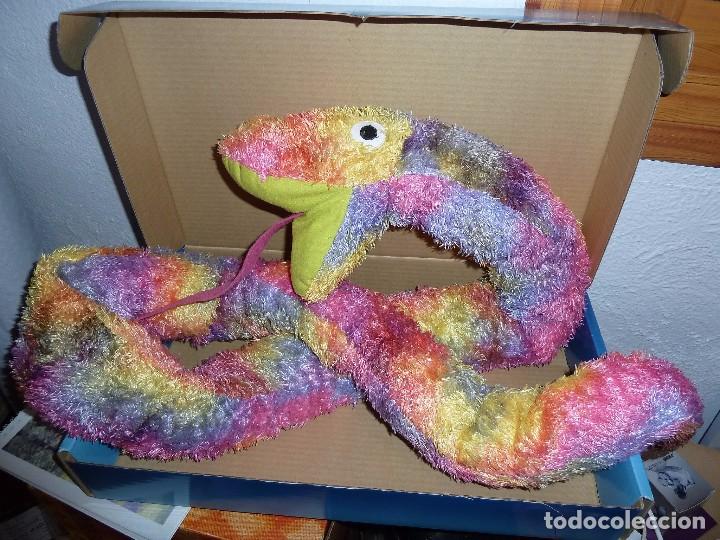 serpiente de peluche