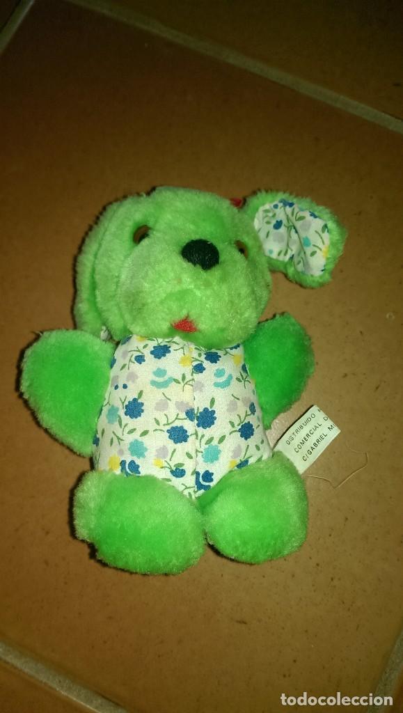 Juguetes antiguos: PERRITO DE PELUCHE VERDE - Foto 1