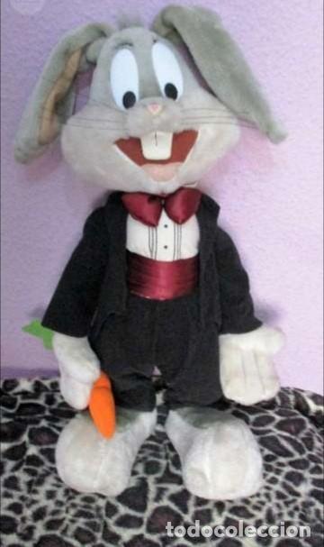 Juguetes antiguos: PELUCHE BUGS BUNNY 65CM - Foto 1