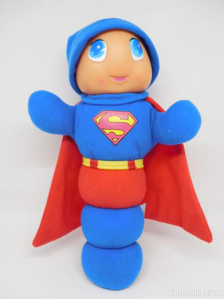 Muñeco GusiLuz Gusi luz de Superman. DC.