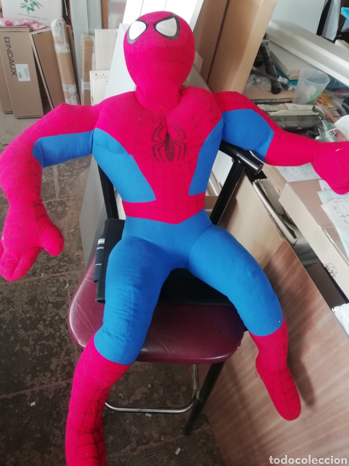 grande peluche spiderman