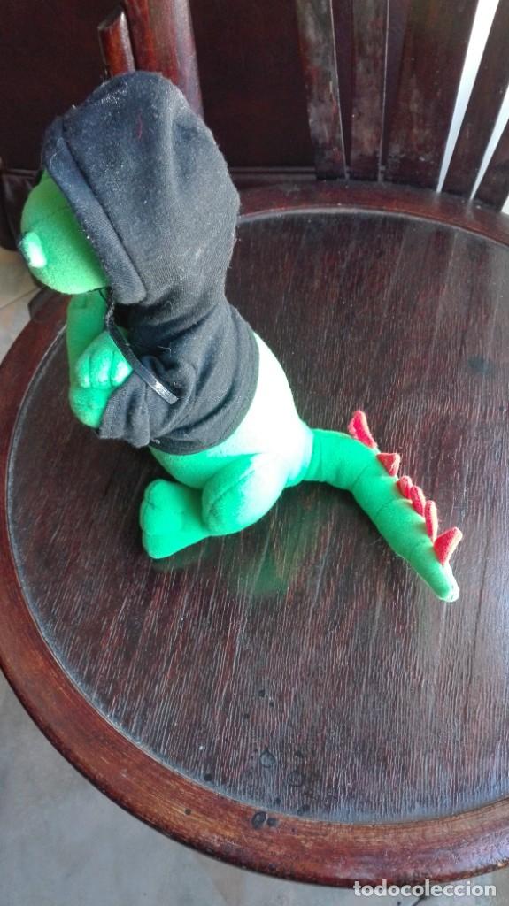 Juguetes antiguos: Dinosaurio con capucha - Foto 2