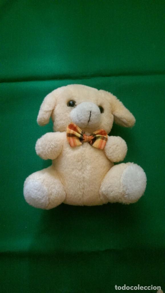 Juguetes antiguos: PELUCHE PERRITO CON LAZO - Foto 1