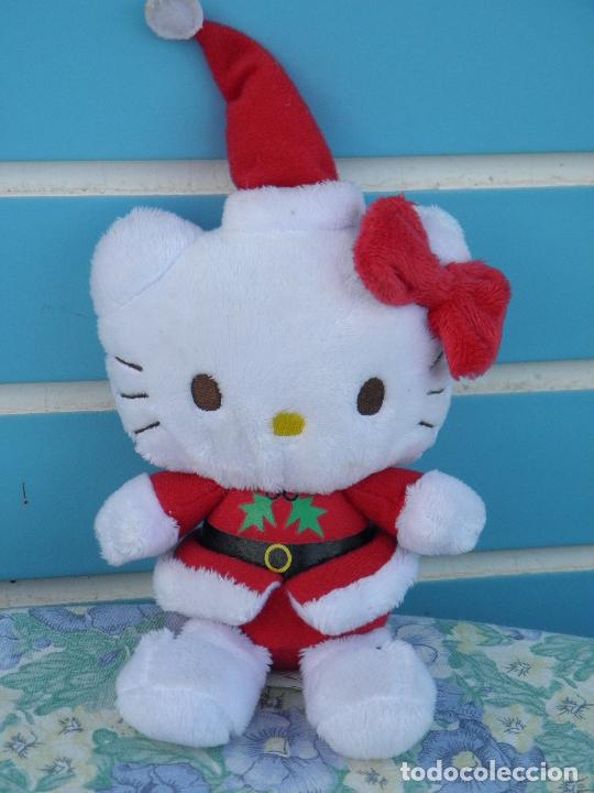 Pequeña muñeca de peluche Hello Kitty navideña Navidad