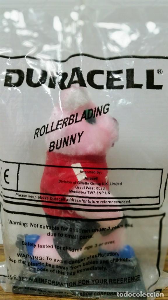 Juguetes antiguos: CONEJITO DURACELL RollerBlading PRECINTADO - Foto 2