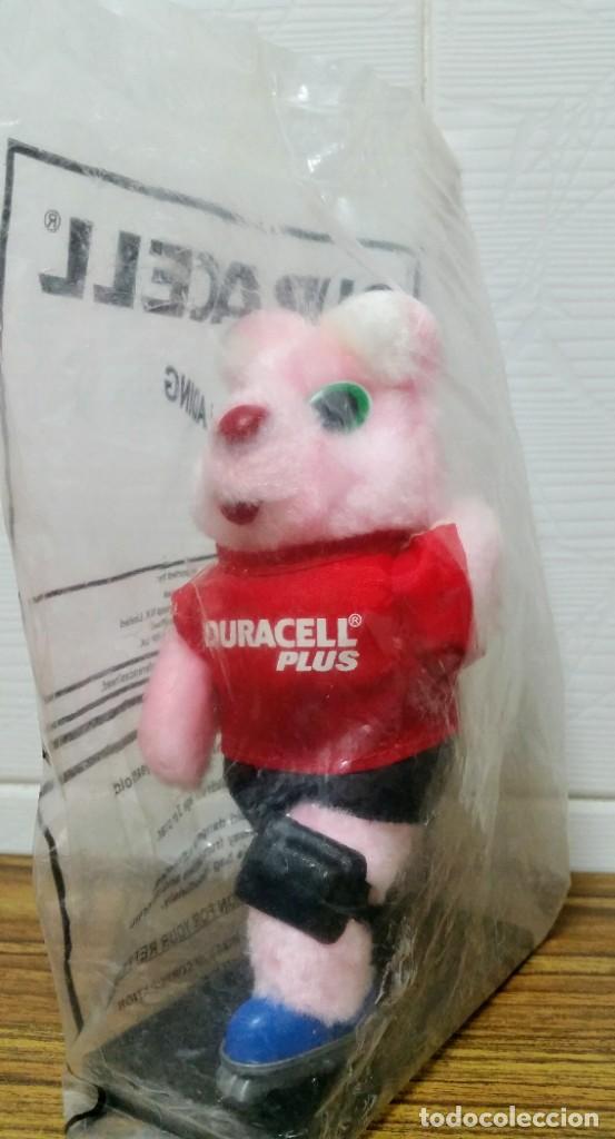 Juguetes antiguos: CONEJITO DURACELL RollerBlading PRECINTADO - Foto 3