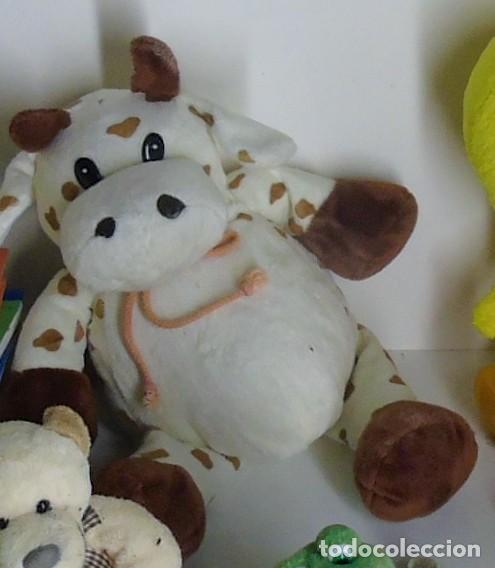 peluche vaca sentada, con pañuelo y sonido de v - Compra venta en  todocoleccion