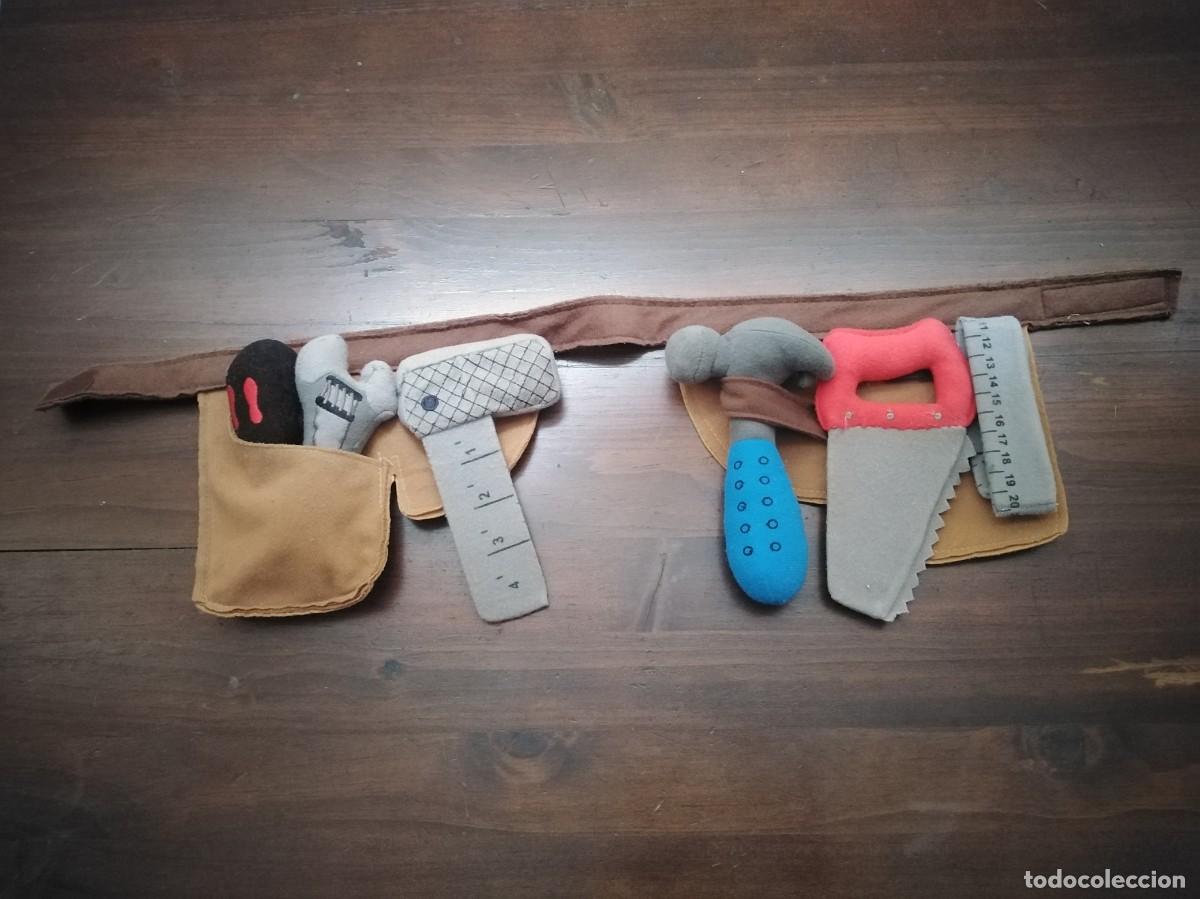 Juguetes antiguos: Cintur&oacute;n de carpintero con herramientas. Peluche. - Foto 1