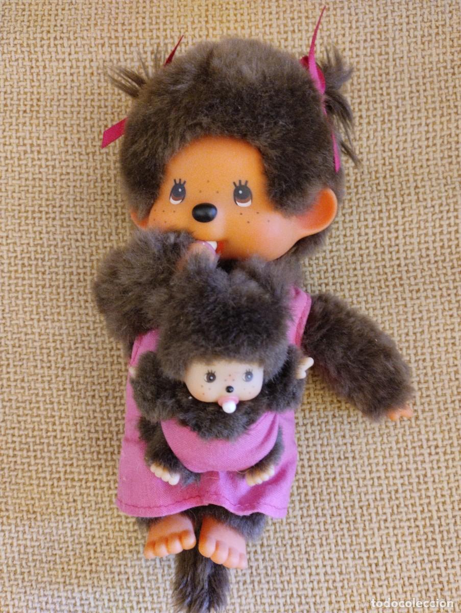 Juguetes antiguos: Mu&ntilde;eco Monchichi con bebe - Foto 2