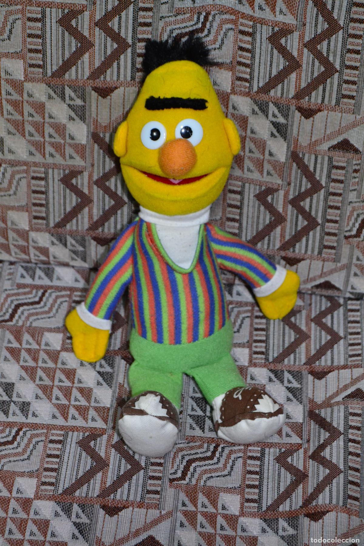 Peluche De Barrio Sésamo – Blas (20 Cm) De Famosa, Colección De 4 Personajes, Ideal Como Regalo Nostálgico