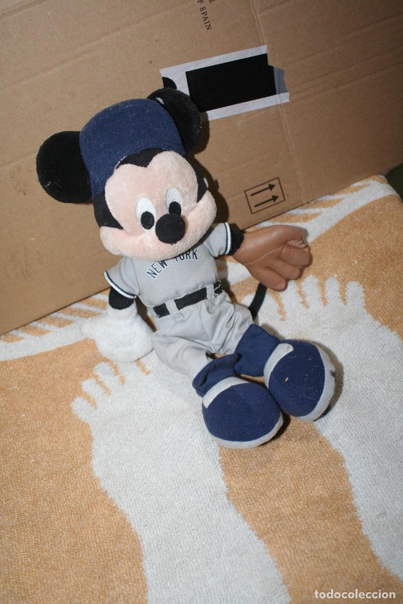 Juguetes antiguos: peluche mu&ntilde;eco mickey mouse - Foto 1