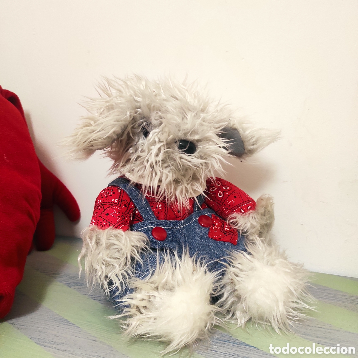 Juguetes Antiguos: Peluche con peto vaquero (1993) &ndash; 20 cm &ndash; Muy buen estado