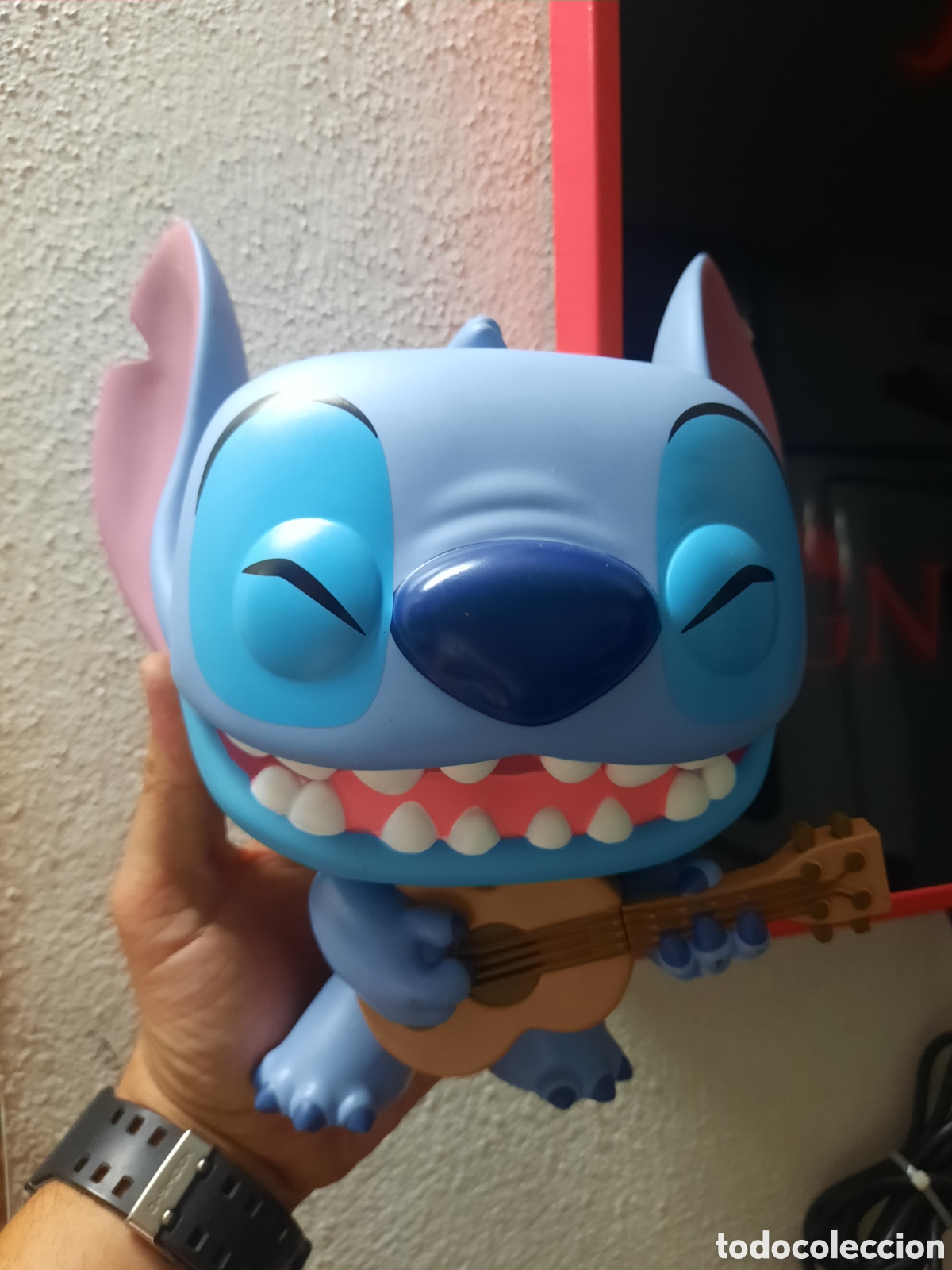 Juguetes Antiguos: FUNKO POP JUMBO DISNEY STITCH CON UKELELE
