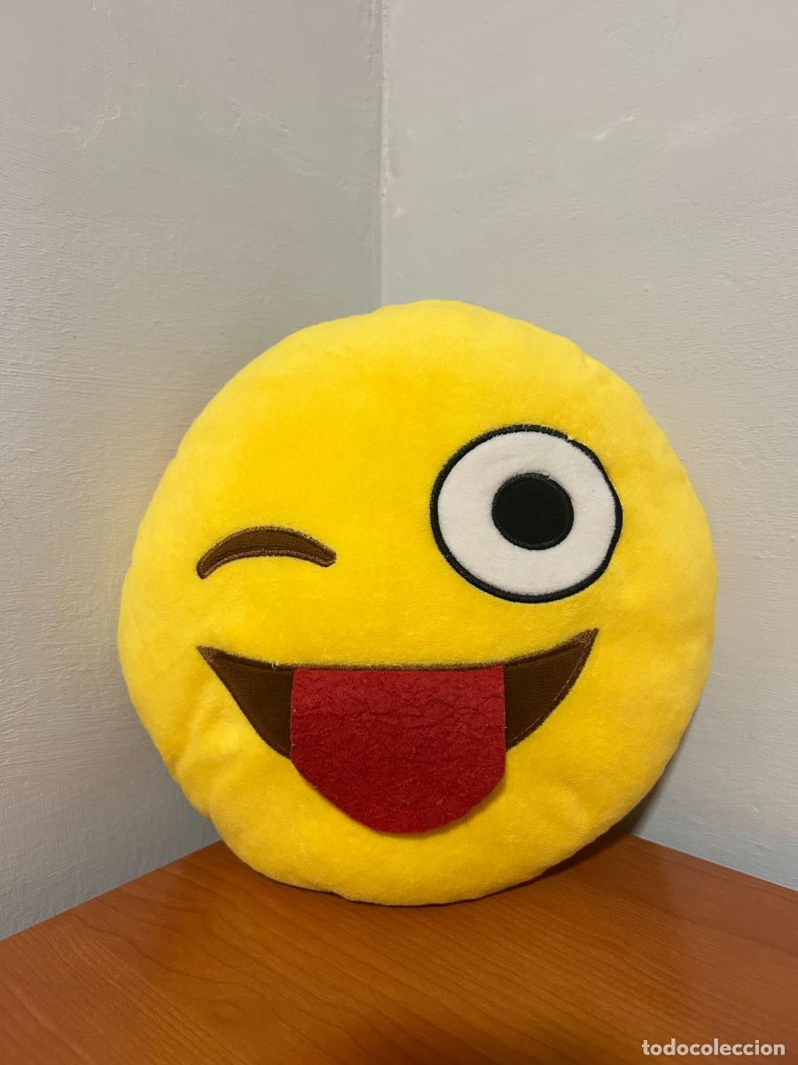 Juguetes Antiguos: Peluche Emoji sacando lengua