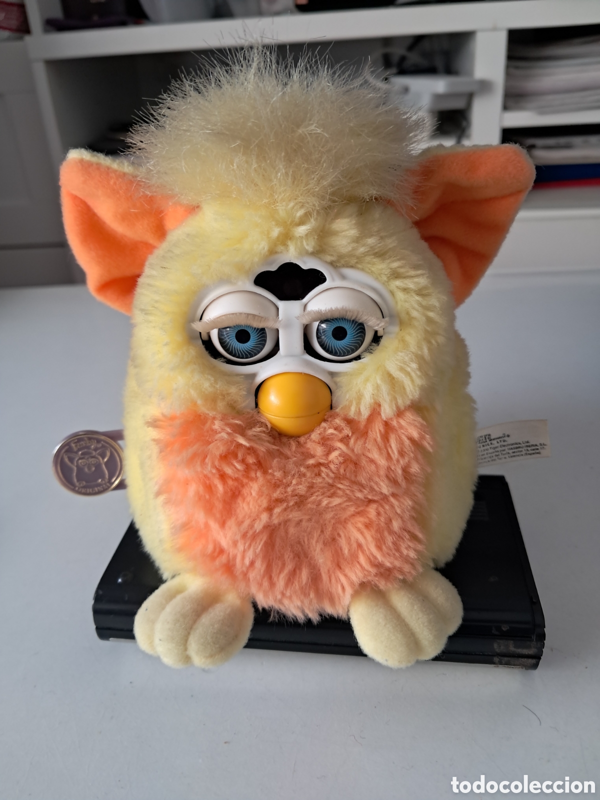 Juguetes Antiguos: ANTIGUO FURBY. AMARILLO/NARANJA. FUNCIONA.