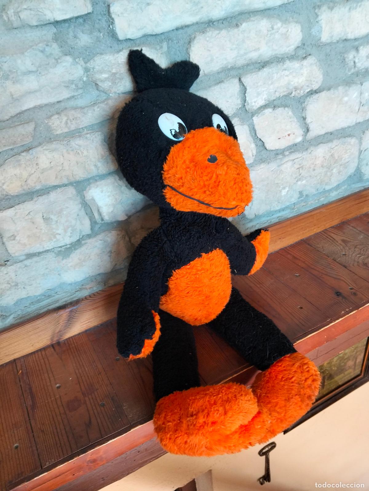 Altes Spielzeug: Peluche antiguo relleno de paja pato negro naranja p&aacute;jaro Daffy 65cm aprox. calimero a&ntilde;os 60