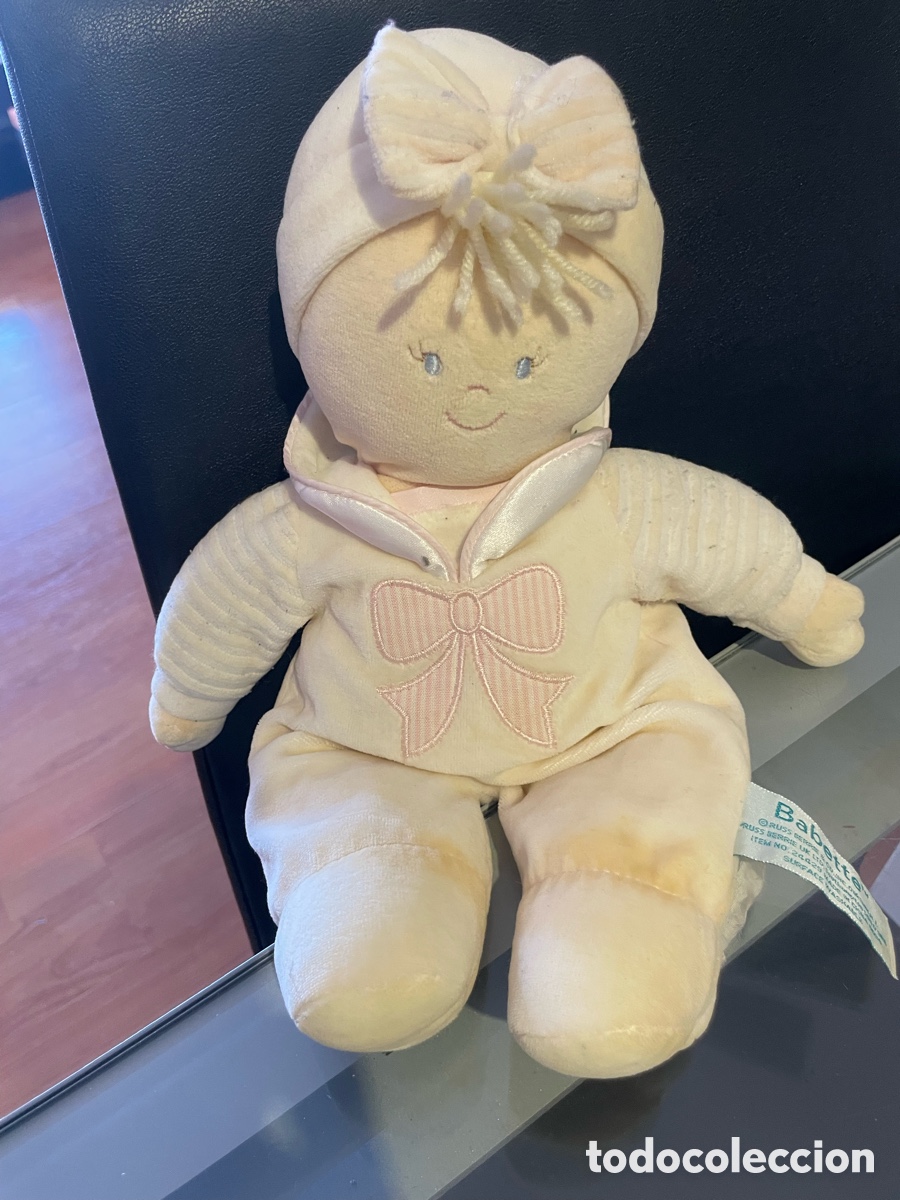 Juguetes antiguos: Mu&ntilde;eca de trapo con sonajero - Foto 1