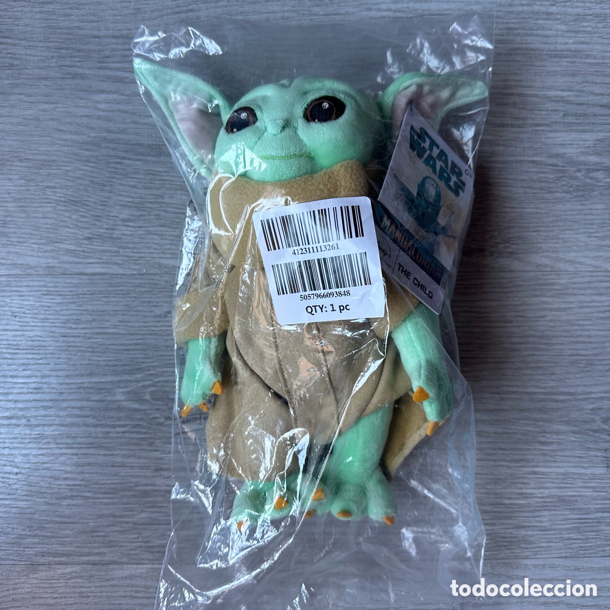 Jouets Anciens: Peluche mediano Grogu, Star Wars: The Mandalorian, Disney Store.