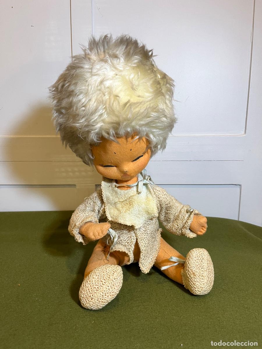 Juguetes antiguos: Mu&ntilde;eco de fieltro vintage posible origen franc&eacute;s a&ntilde;os 60 70 ojos cerrados pelo de felpa ropa origina
