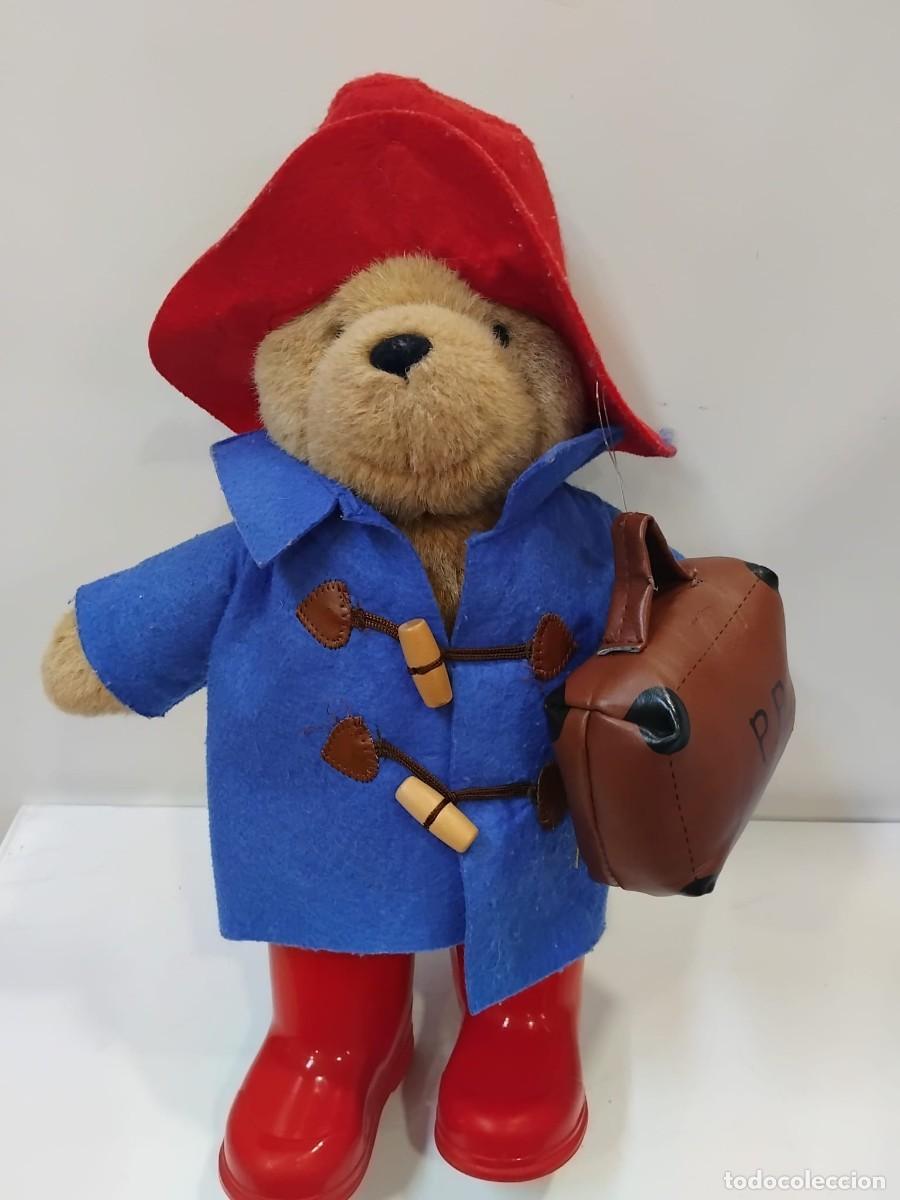 Juguetes antiguos: Peluche Vintage Oso Paddington con Botas de Agua Rojas y Maleta