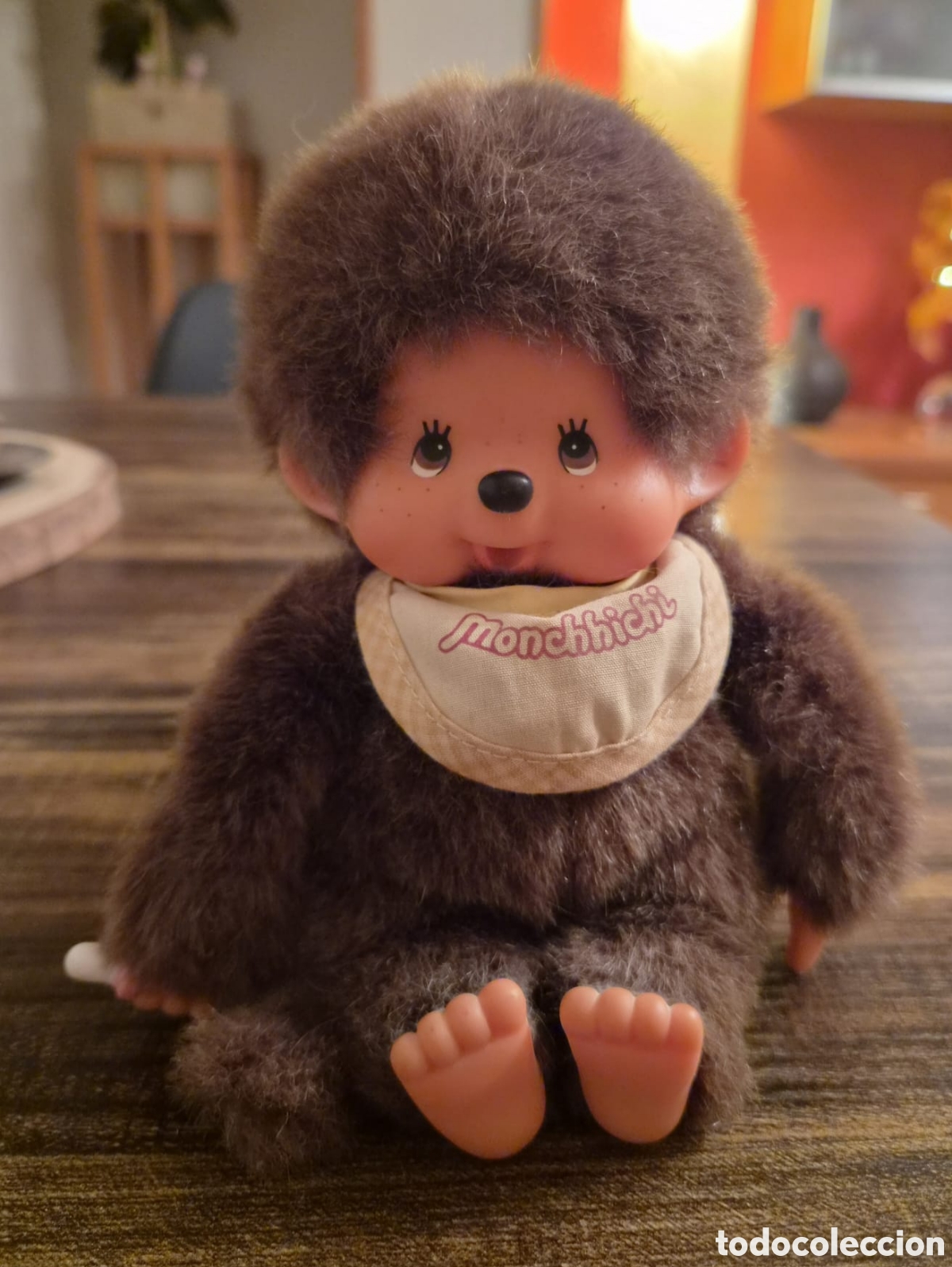 Brinquedos Antigos: Antiguo Peluche Monchhichi Sekiguchi Original (1974) con Chupete y Babero - Estado Impecable