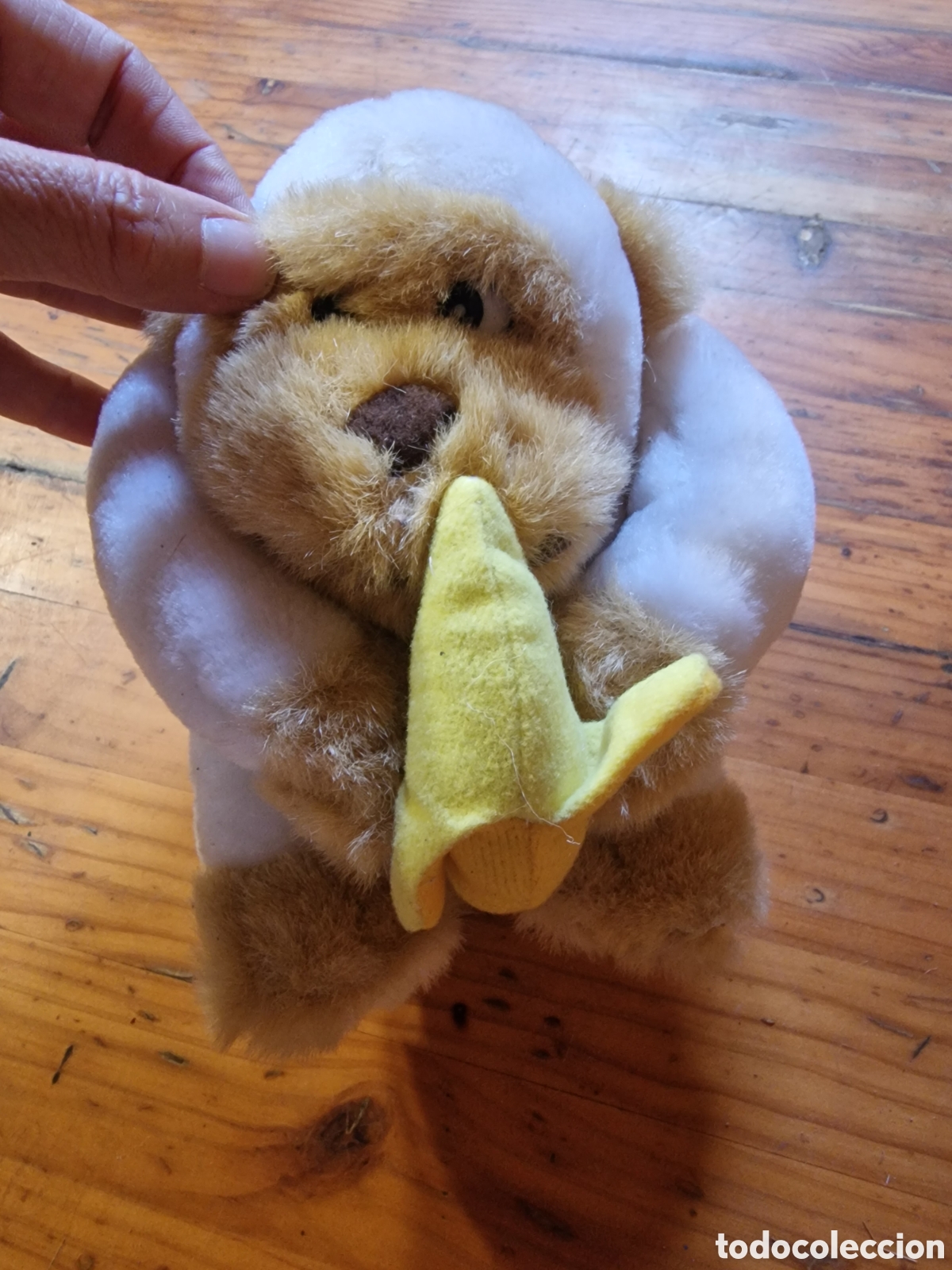Juguetes antiguos: Bonito peluche gorila blanco,etiqueta Toys y novelties
