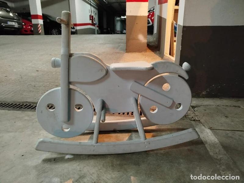 Old Toys: Balanc&iacute;n antiguo moto de madera