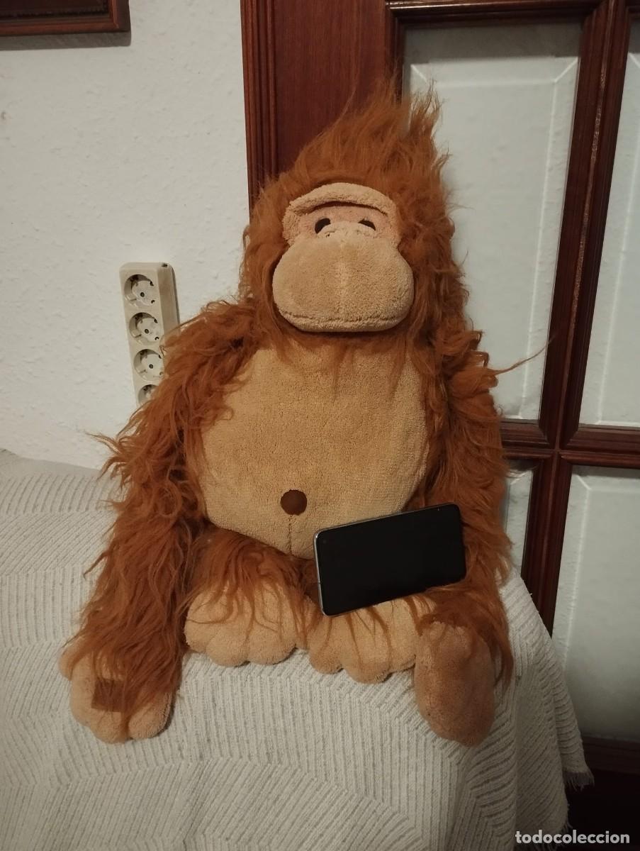 Juguetes antiguos: peluche de orangutan encantador