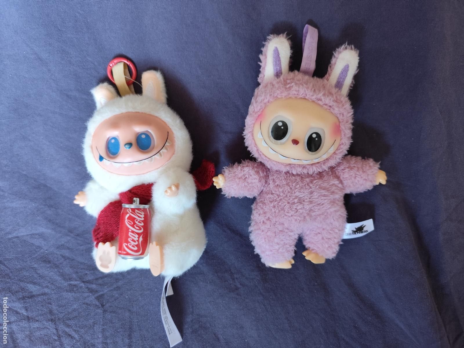 Juguetes antiguos: Lote 2 Peluches tipo LABUBU THE MONSTERS (uno Coca Cola con bufanda)