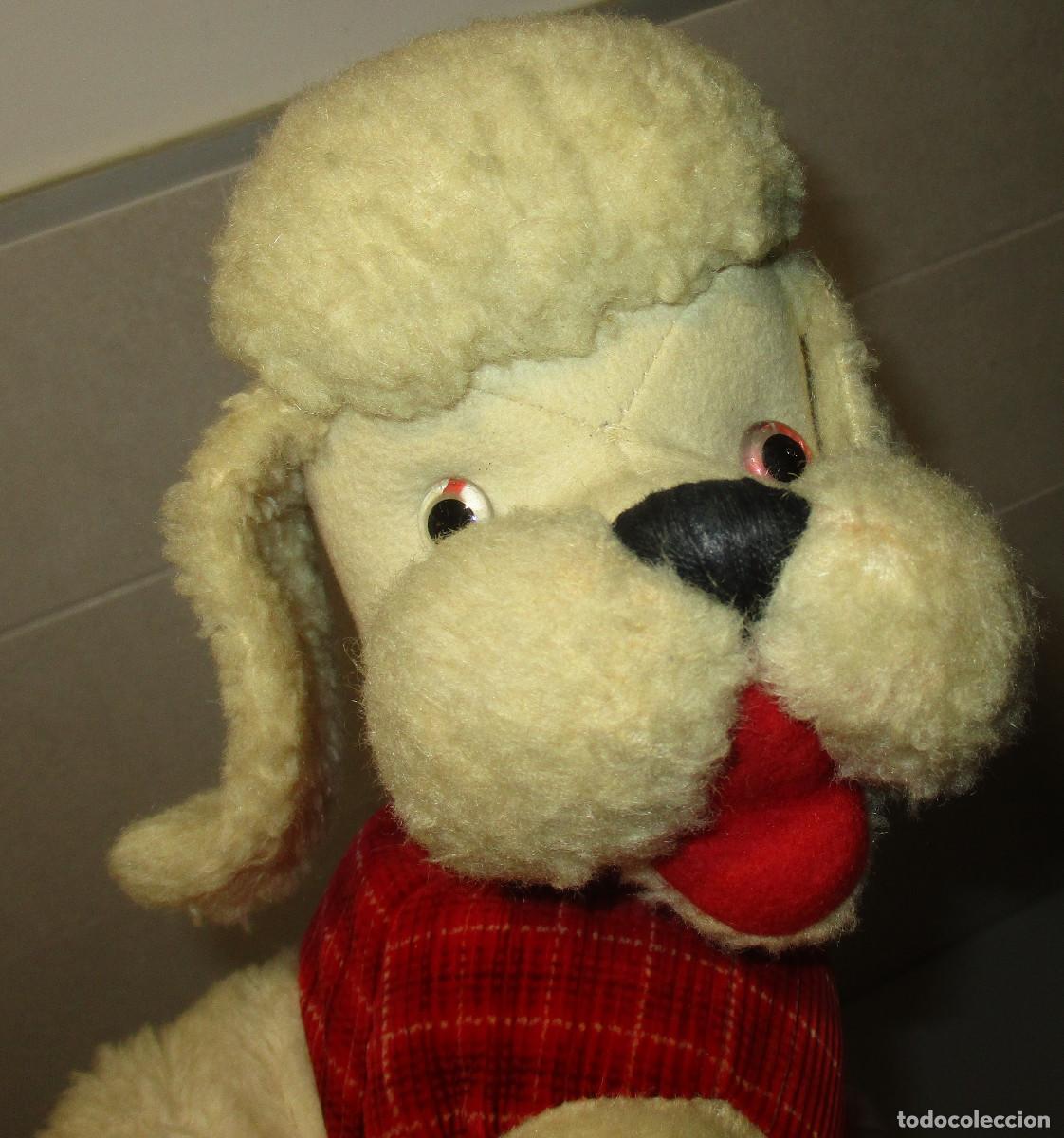 Juguetes antiguos: ANTIGUO perro, perrito, caniche de peluche, 40 cmts., tipo STEIFF, posiblemente a&ntilde;os 50, marcado R.M