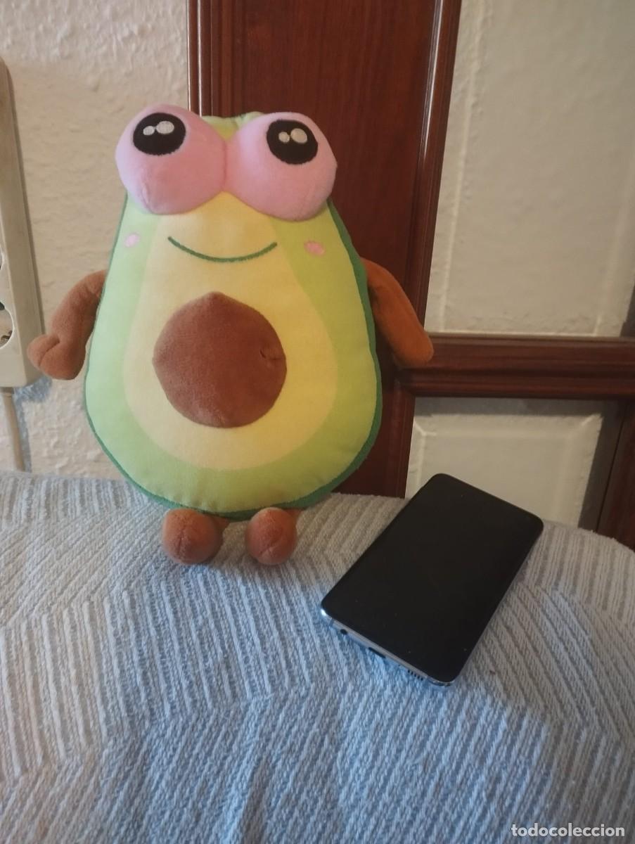 Juguetes antiguos: peluche de aguacate, colecion carrefur