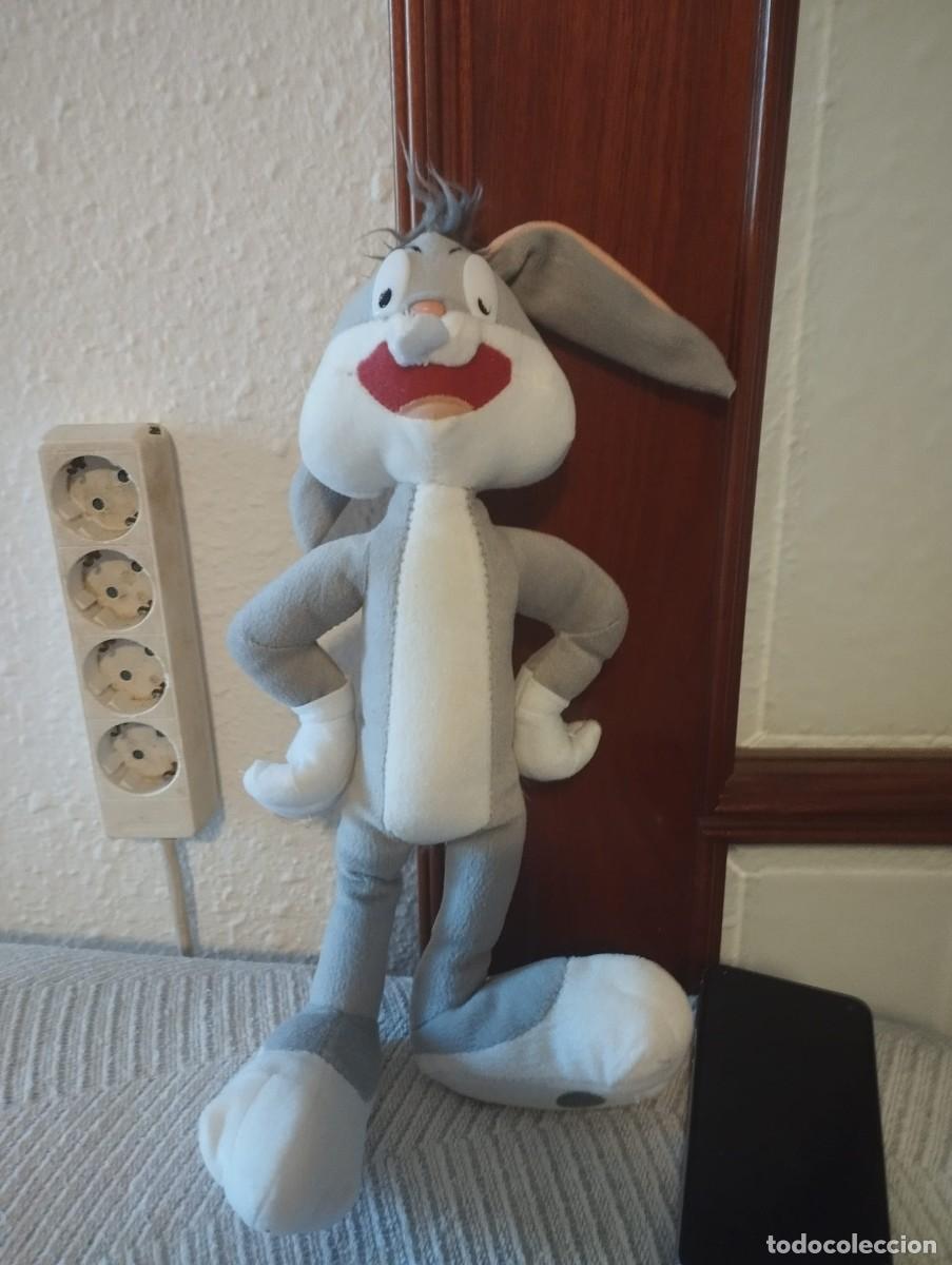Juguetes antiguos: peluche de bugs bunny