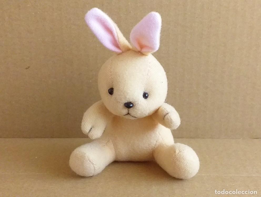 Juguetes antiguos: Mini Conejo de peluche color crema, para mu&ntilde;ecas Barbie o Nancy
